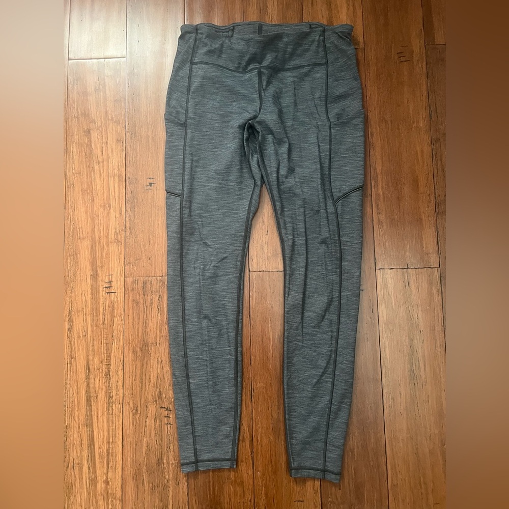 Lululemon leggings in gray size 8